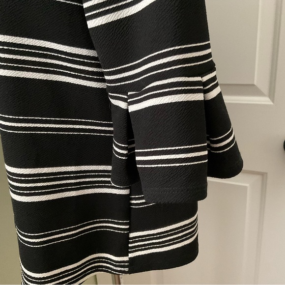 GREEN ENVELOPE, BLACK AND WHITE STRIPED BLOUSE,SIZE: L - Picture 3 of 10